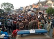 Jalan di Blokade Pedagang Pasar Kutabumi, Polisi Datangkan Water Canon