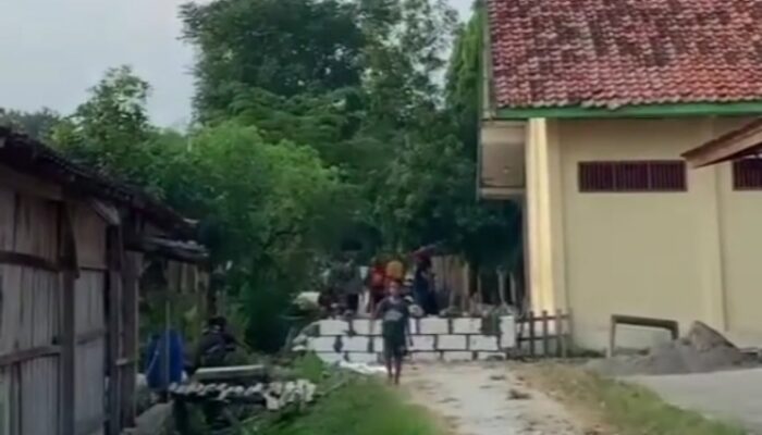 Dianggap Ruwet, Tetangga Kompak Tutup Akses Jalan Rumah di Gabusan Blora