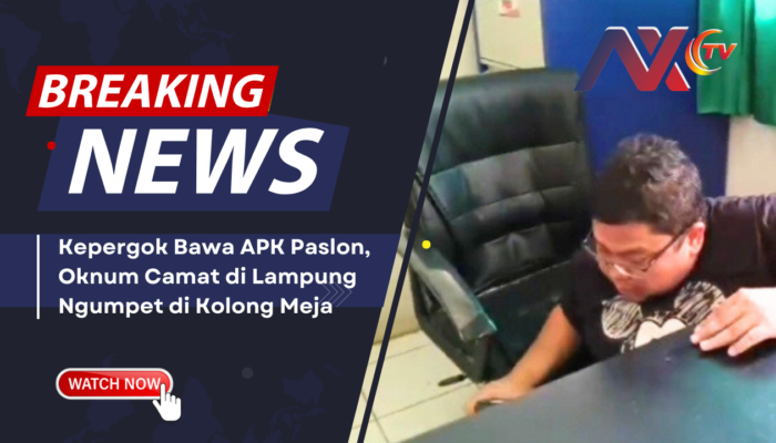 Viral, Oknum Camat di Lampung Ngumpet di Kolong Meja Gegara Kepergok Bawa APK Paslon