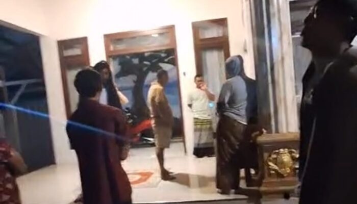 Penggerebekan di Mojokerto, Mantan Istri Kades dan Calon Suami Dituduh Mesum