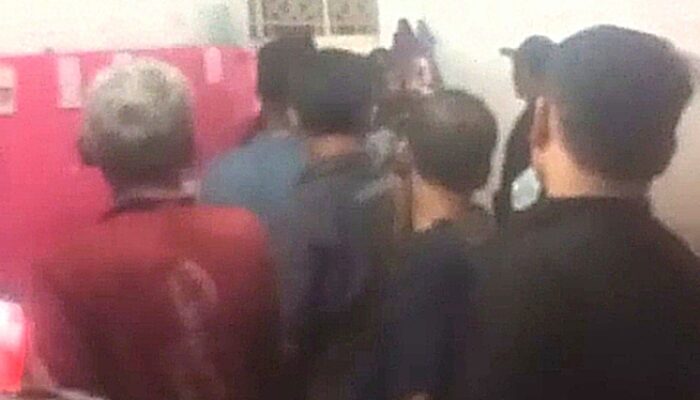 Video Warga Mekarsari Gerebek Kontrakan Diduga Jadi Tempat Prostitusi Online
