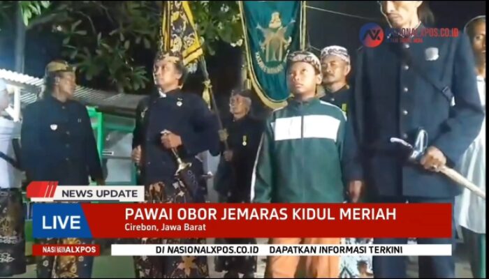 Warga Jemaras Kidul Gelar Pawai Obor Bareng Sultan Cirebon