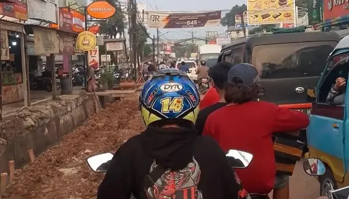 Proyek Drainase Kutabaru Rp2,6 Miliar Disorot, Macet hingga Sejam